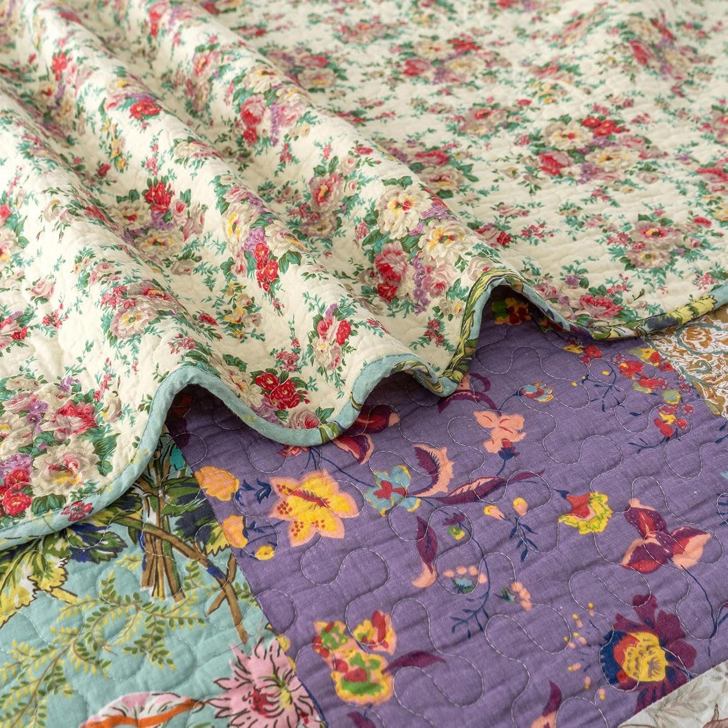 YAYIDAY Oversized King Bedspreads Patchwork Quilt Set (120x118 Inch) - 100% Cotton Reversible Breathable Floral Quilted Coverlet with Pillow Shams Fit All Season