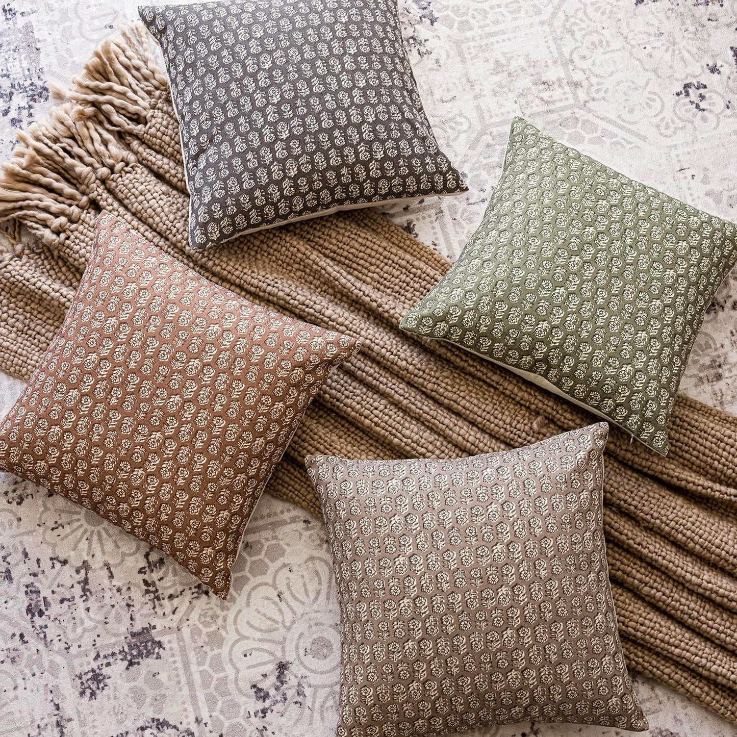 Foindtower Set of 2 Decorative Vintage Floral Print Throw Pillow Covers Neutral Modern Farmhouse Cushion Covers Boho Home Decor for Sofa Chair Couch Bedroom Living Room Outdoor,18×18 Inch,Sage Green